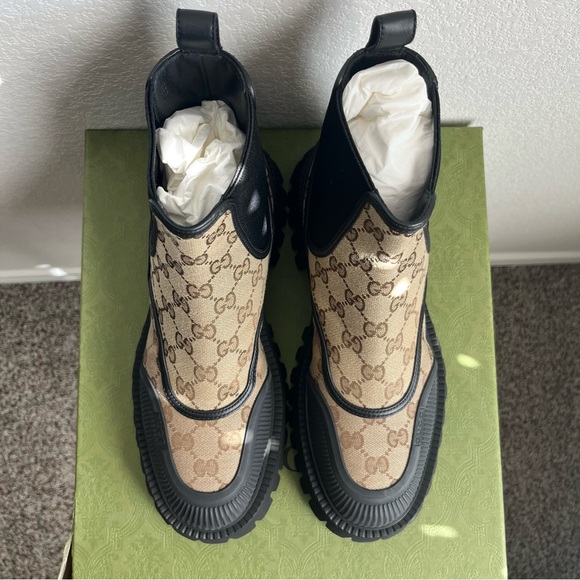 NEW Women’s GG Gucci Canvas Tan and Black Monogram Ankle Boots - EU 40 / US 10 - Picture 4 of 16